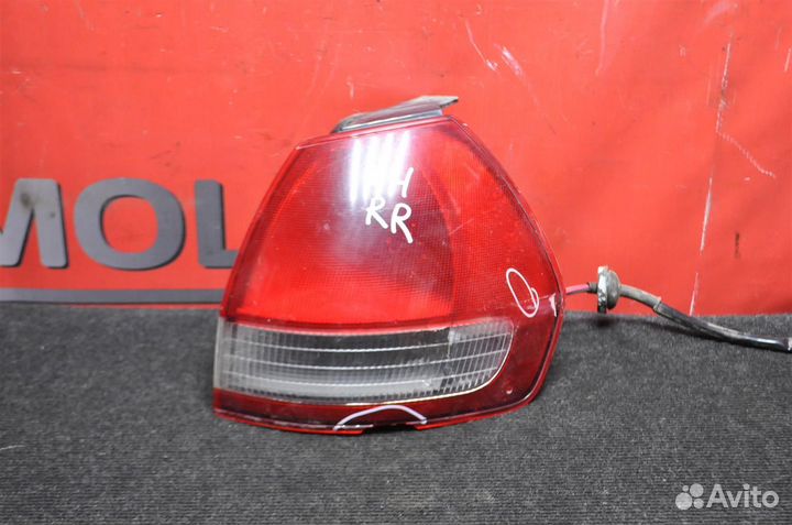 Фонарь задний правый nissan wingroad WFY11