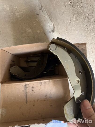 Колодки стояночного тормоза Bosch 986487264