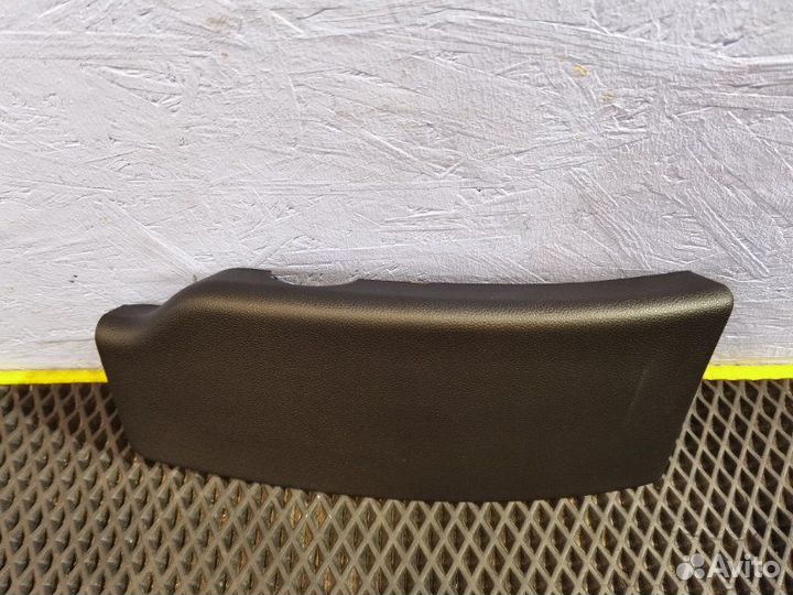 Накладка задней панели задняя правая Renault