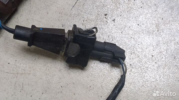 Форсунка топливная Skoda Octavia Tour, 2001