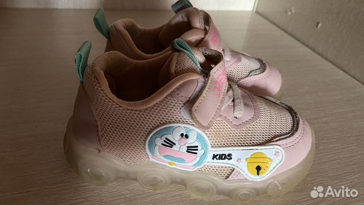 Кроссовки для девочки 26 размер