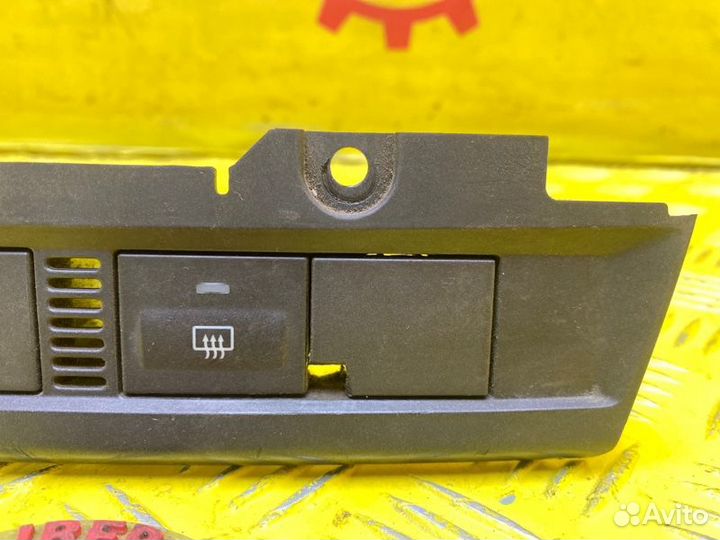 Кнопка обогрева заднего стекла Ford Focus 2 1.6