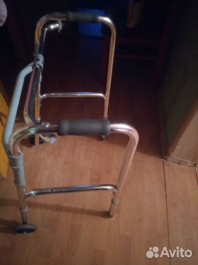 Ходунки для взрослых с колесами