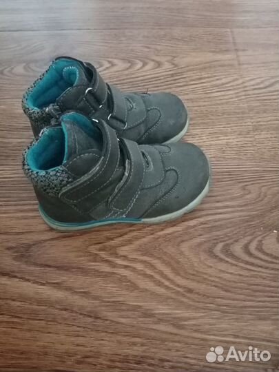 Ботинки р. 24