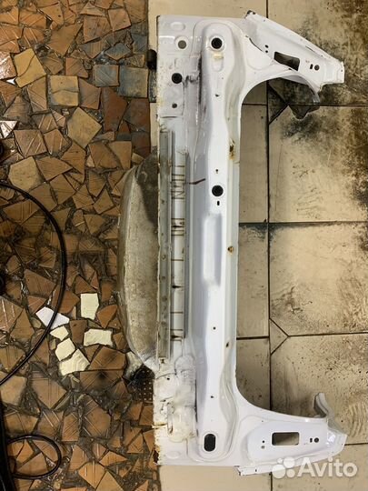 Задняя панель,фартук Рено Логан