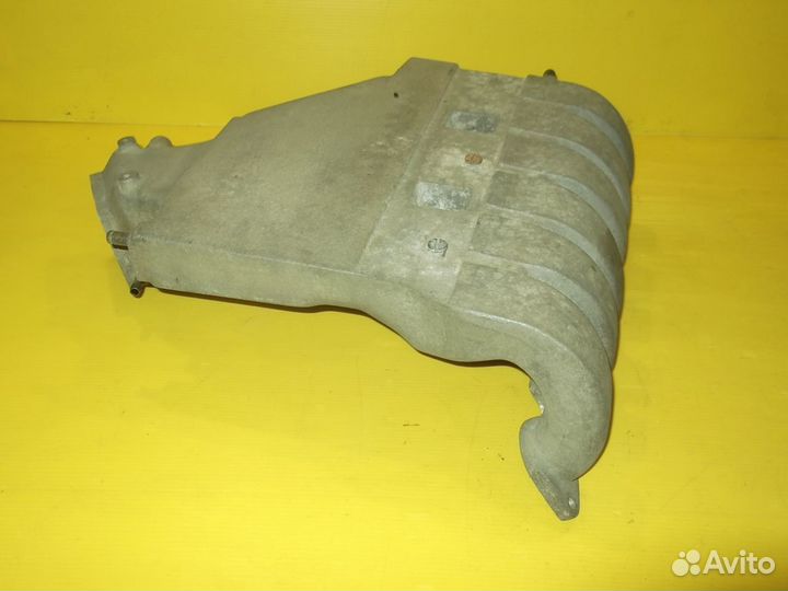 Коллектор впускной 2.8 VR6 Sharan Golf 3 Passat B4