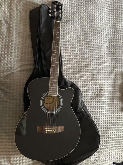 Акустическая гитара