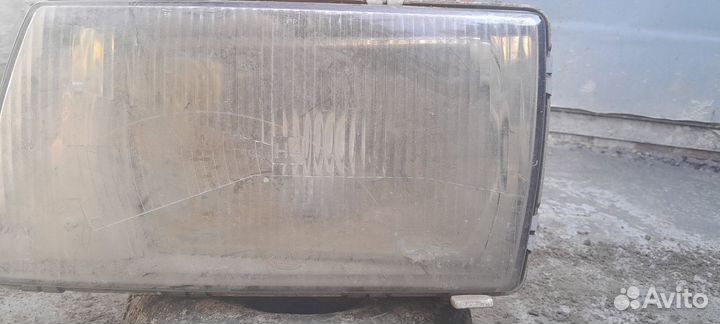Фара передняя левая