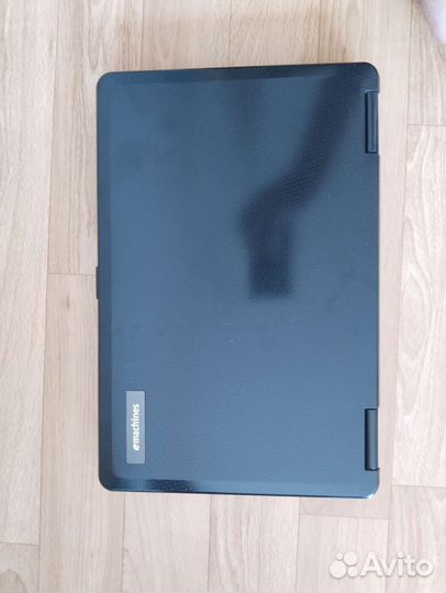 Ноутбук emachines E725