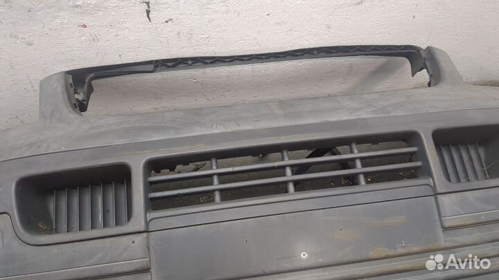 Бампер передний Volkswagen Transporter 5, 2004