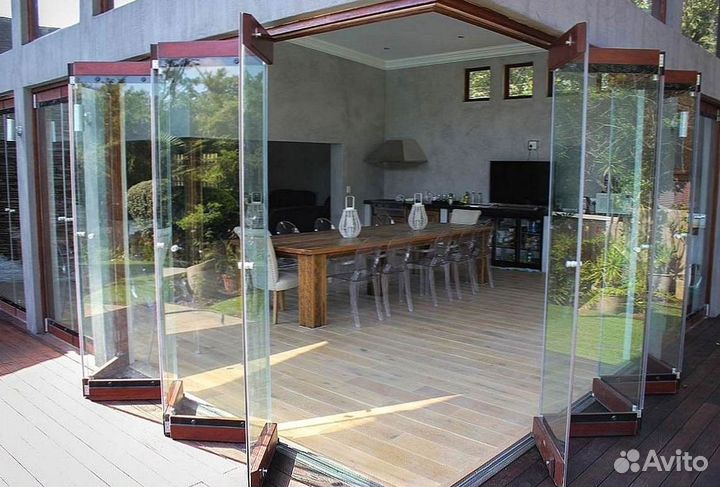 Безрамное раздвижное остекление