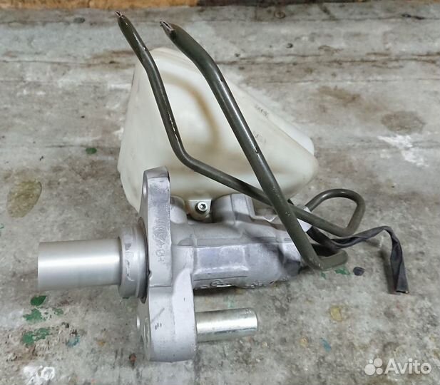 Главный тормозной цилиндр Mercedes w221