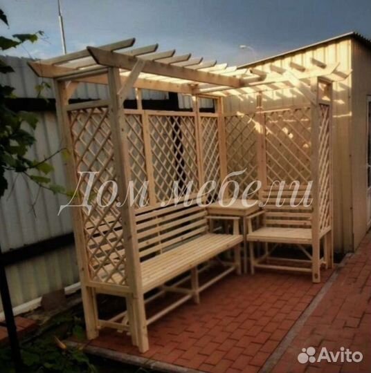 Пергола деревянная валовая с лавочкой навес цветы