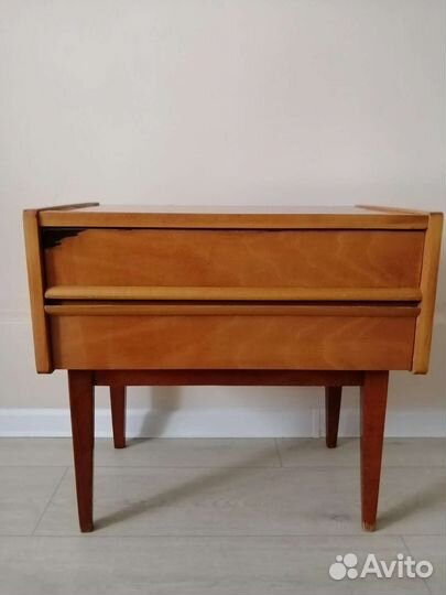 Тумба прикроватная