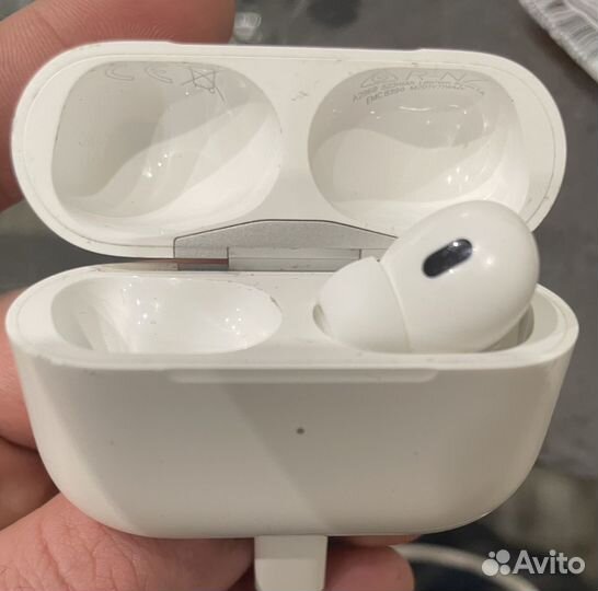 Кейс+правый наушник AirPodsPro 2 MagSafe USB-C