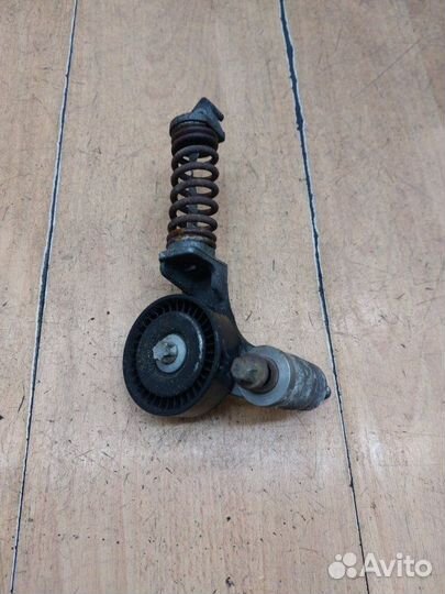 Натяжной ролик приводного ремня Opel Meriva A