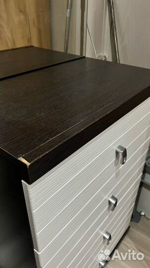 Трюмо с зеркалом