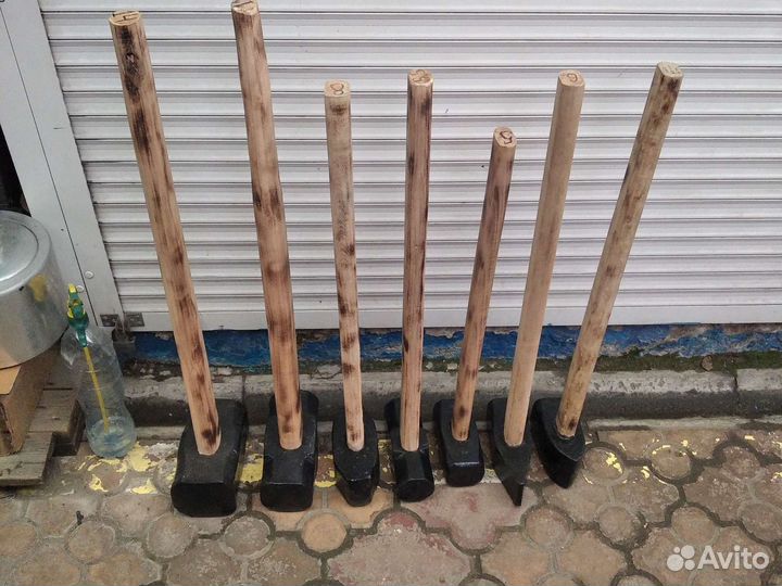 Советские кувалды, топоры, молотки, ключи, лопаты