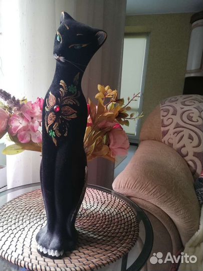 Статуэтка-копилка