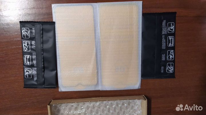 Защитное стекло на телефон новое