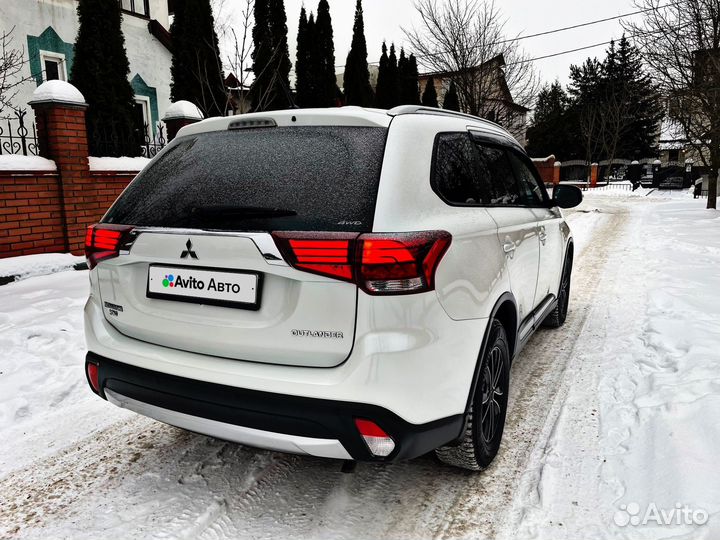 Mitsubishi Outlander 2.0 CVT, 2015, 122 300 км