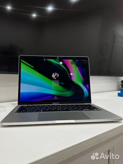MacbookPro 13 inch, M1, 2020, на 16 гб