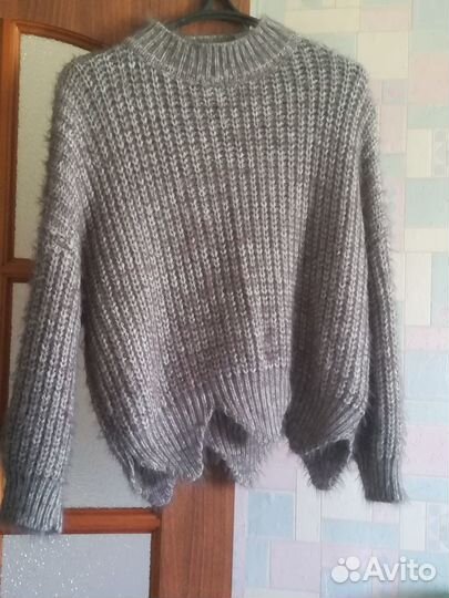 Свитера, платье, куртки, пальто 48 р-р