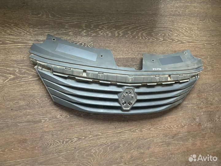 Решетка бампера Рено Логан
