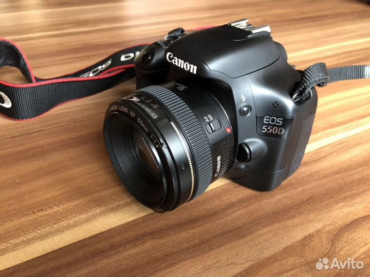 Зеркальный фотоаппарат canon EOS 550D
