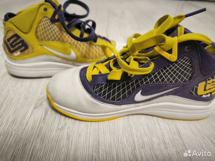 Детские баскетбольные кроссовки Nike LeBron 7