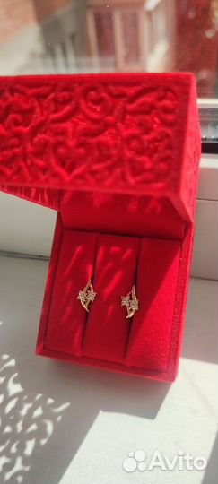 Золотые серьги