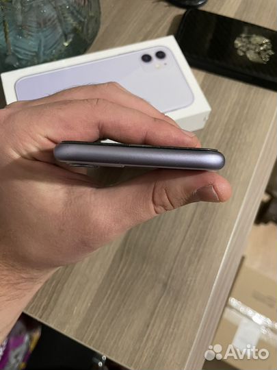 iPhone 11, 64 ГБ