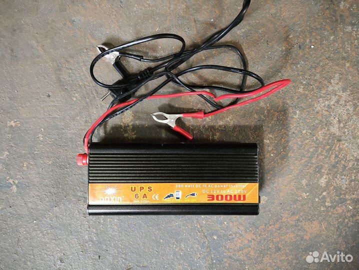 Инвертор 12В - 220В с функцией UPS