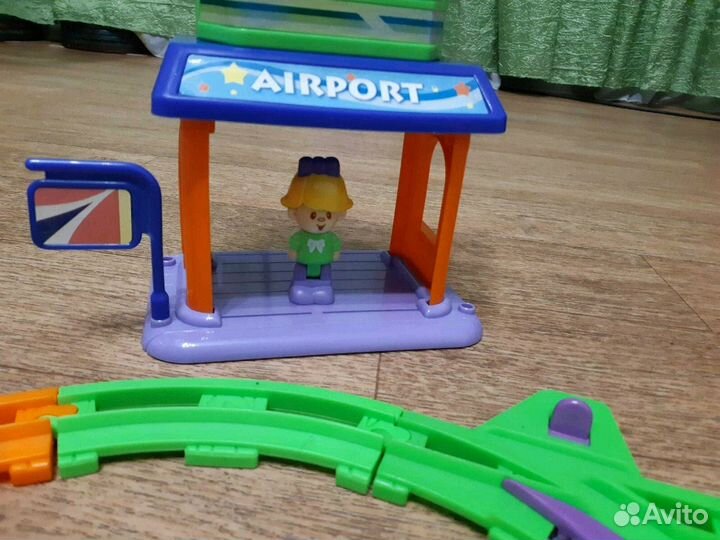 Железная дорога unimax toys паровозик аэропорт