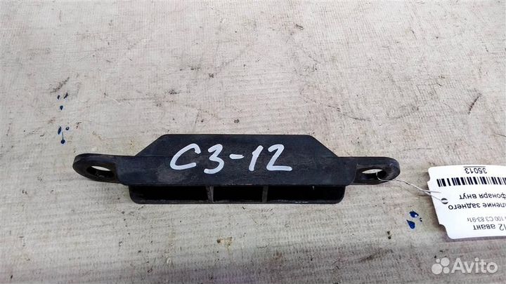 Крепление фонаря заднего внутреннего Audi 100 С3