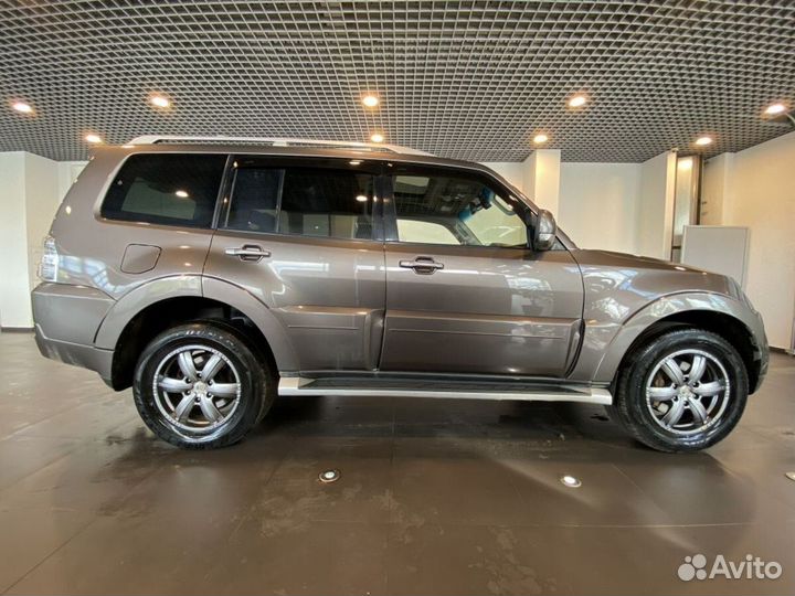 Mitsubishi Pajero 3.2 AT, 2011, 179 626 км