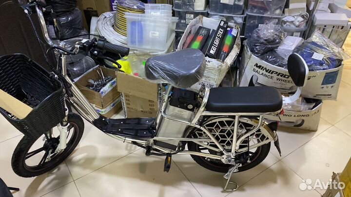 Электровелосипед с корзиной