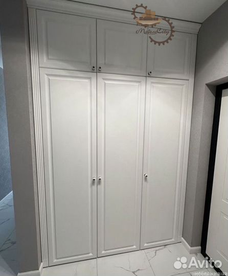 Шкаф распашной