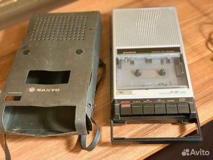 Кассетный магнитофон