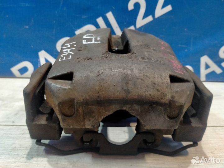 Суппорт передний правый Bmw 525I E39 M54 10/2002