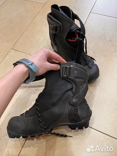 Лыжные ботинки