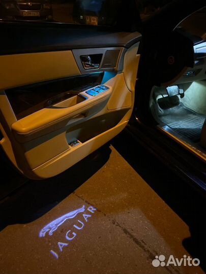Подсветка передних дверей Jaguar XF