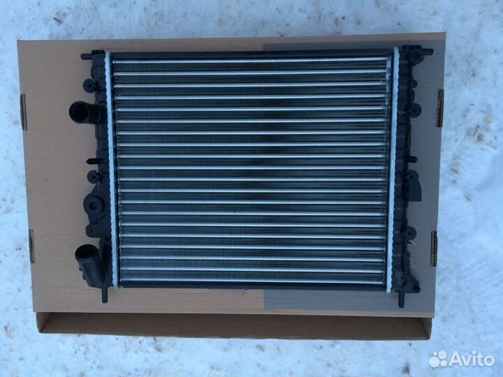 Радиатор охлаждения Рено Логан Клио Кангу