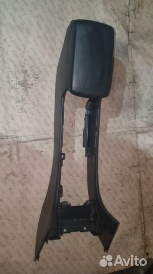 Подлокотник Mazda 3bk мазда