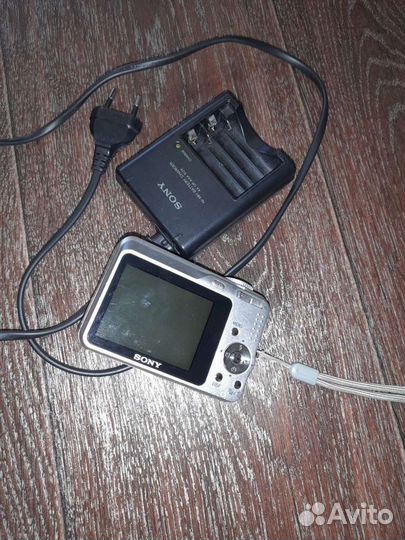 Фотоаппарат Sony в рабочем состоянии