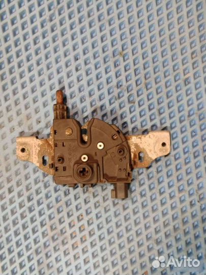 Замок капота Ford Mondeo 3 2001