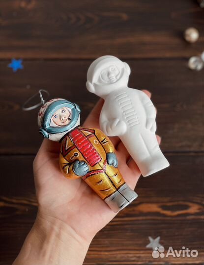 Космонавт СССР фарфоровый для росписи 13 см