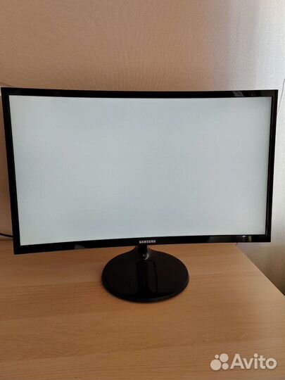 Монитор Samsung C24F390FHI