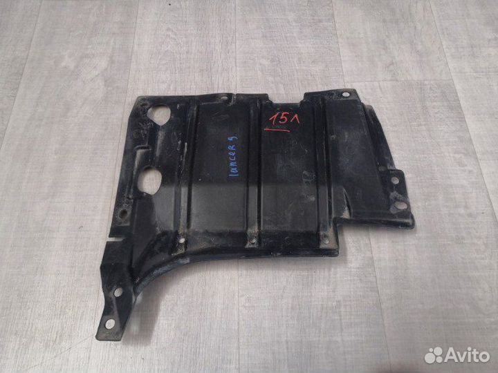 Пыльник двигателя левый Mitsubishi Lancer 9 1.6