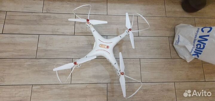 Квадрокоптер syma x8